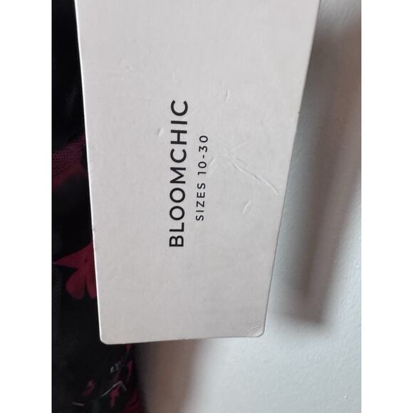 Bloomchic Swim Dress Women's Plus Size 28 (5x) Cross Over Front Hanky Hem NWT - Picture 5 of 9